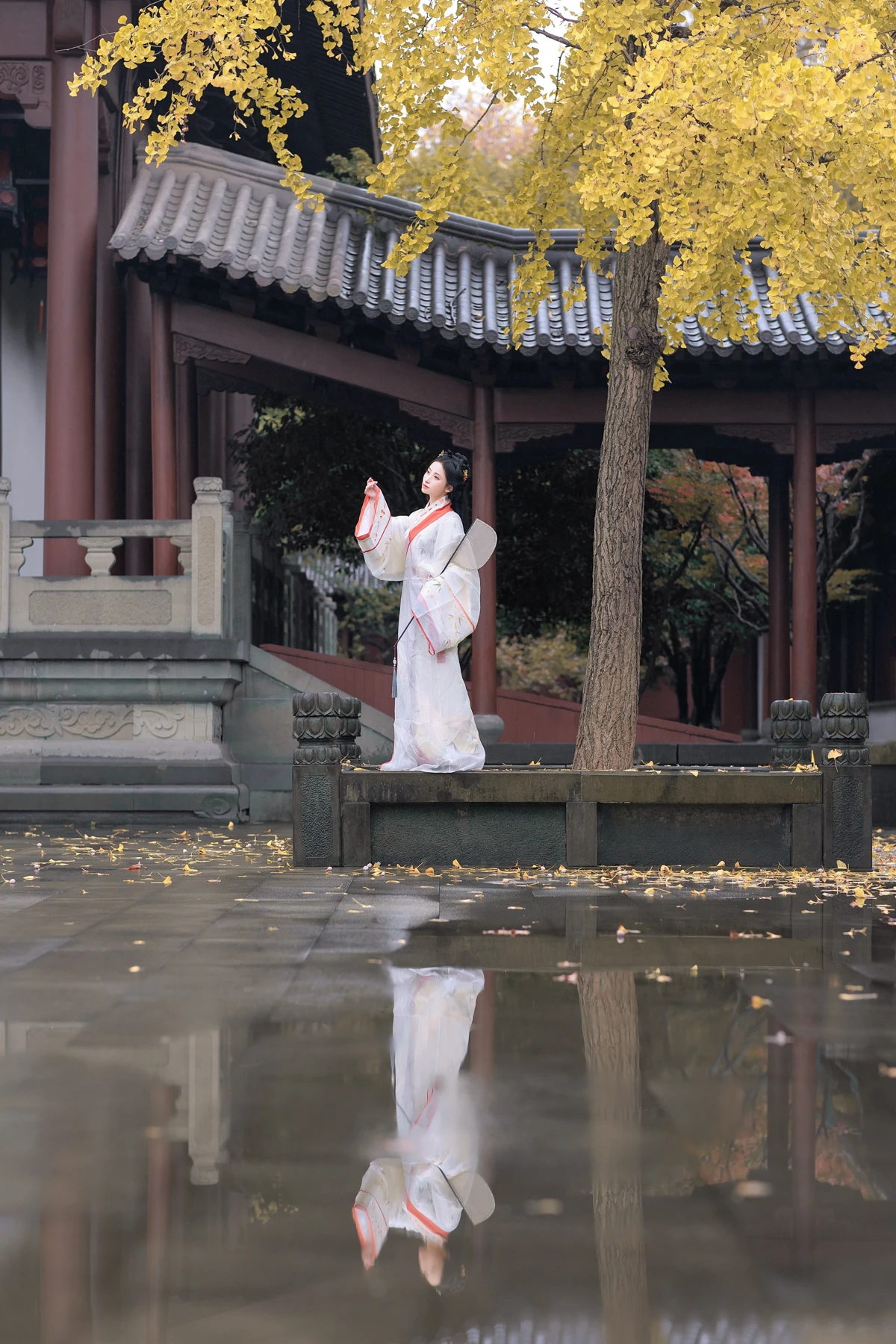 [YITUYU] 2023.01.10 Vol.2886 – Ginkgo in the Rain little demon with eyes#[24P]-2