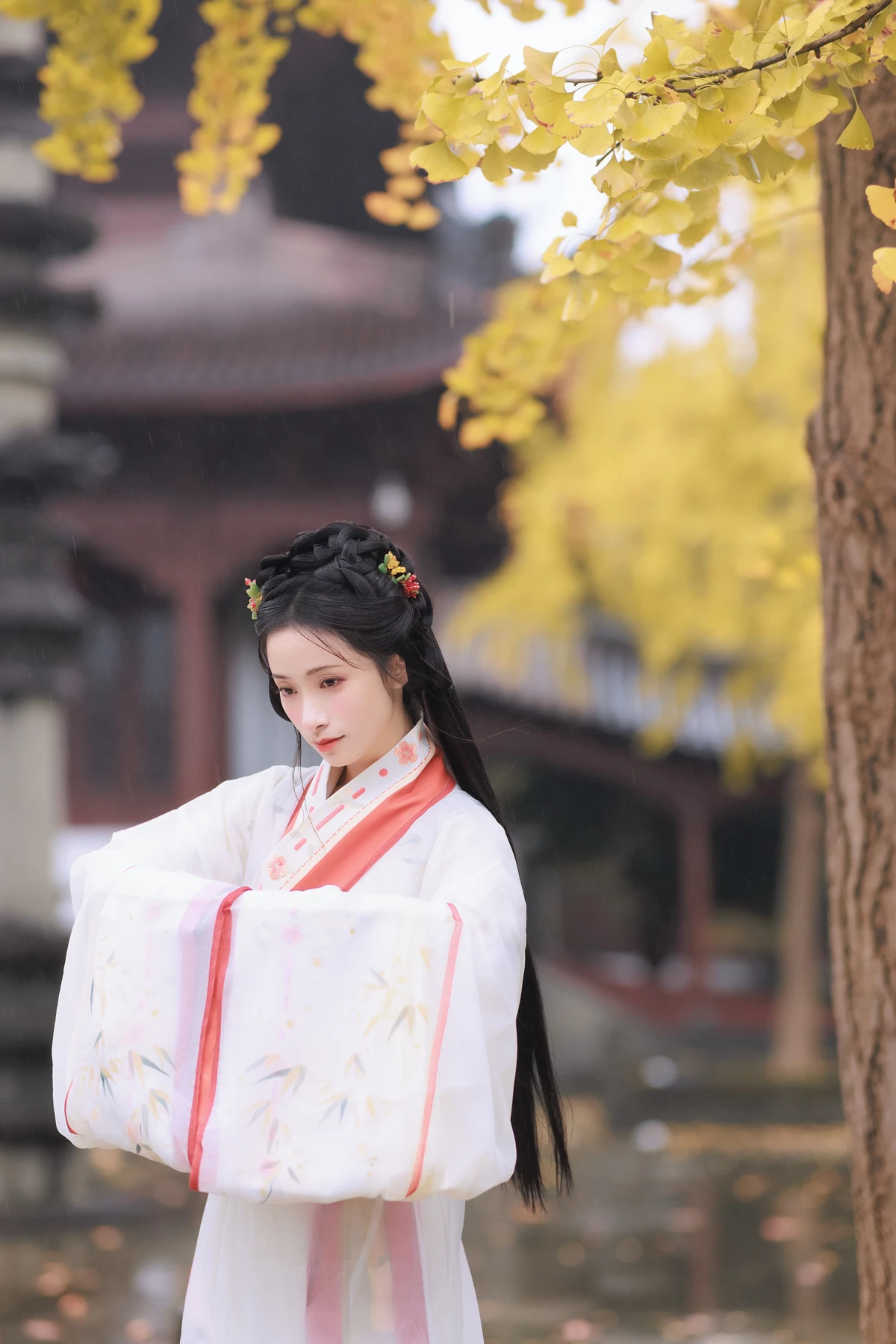 [YITUYU] 2023.01.10 Vol.2886 – Ginkgo in the Rain little demon with eyes#[24P]-8